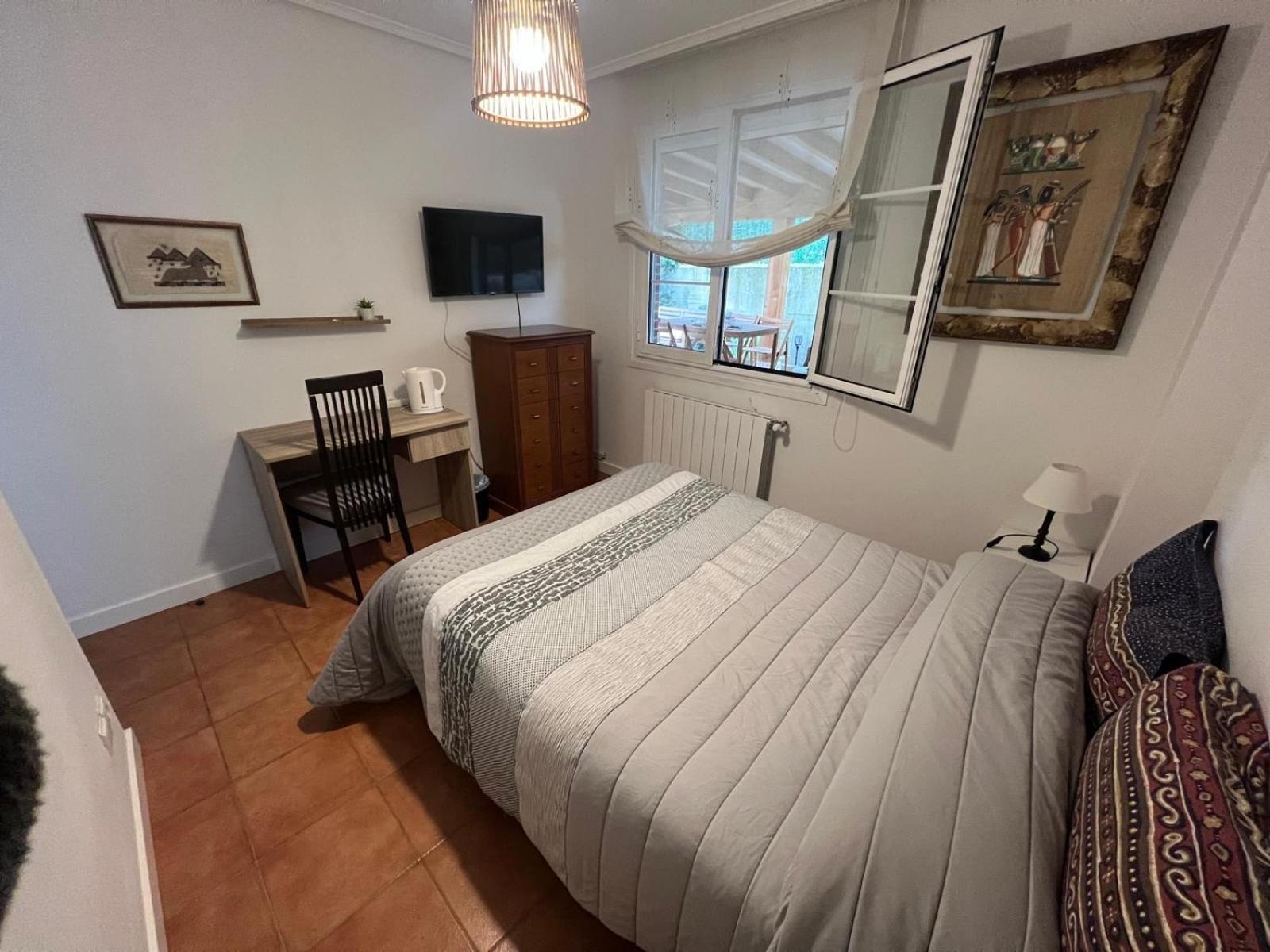 Habitacion Con Bano Privado โบโอ เด เปียลากอส ภายนอก รูปภาพ