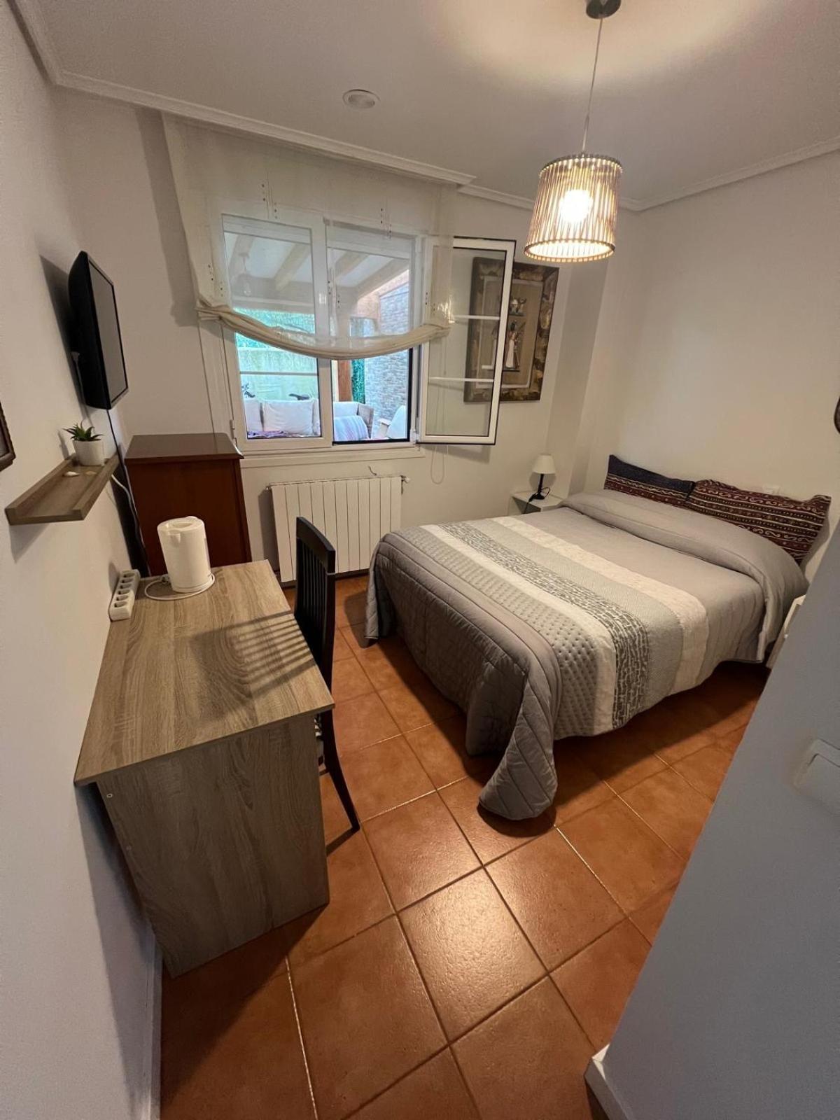 Habitacion Con Bano Privado โบโอ เด เปียลากอส ภายนอก รูปภาพ